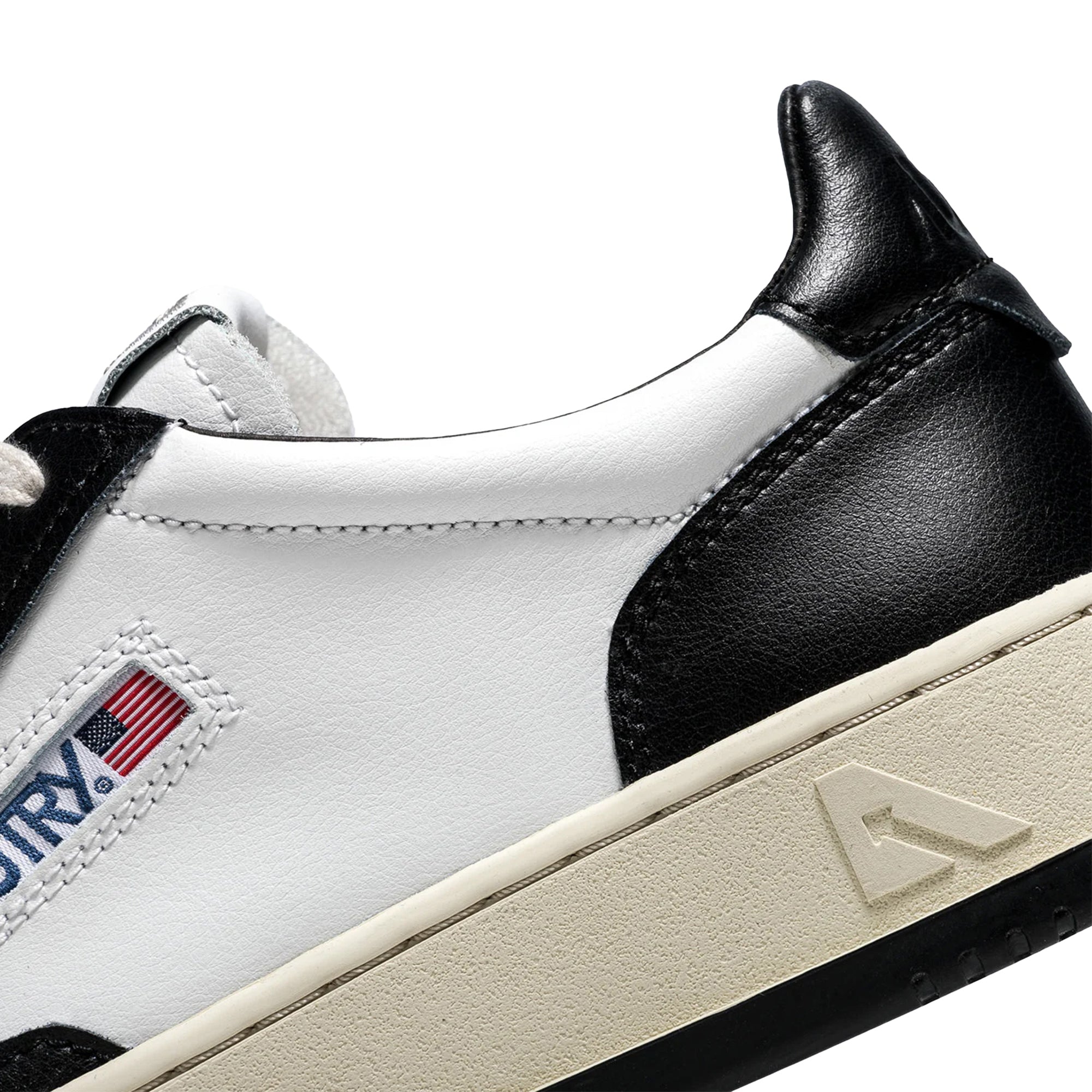 Medalist Low Leather Black White