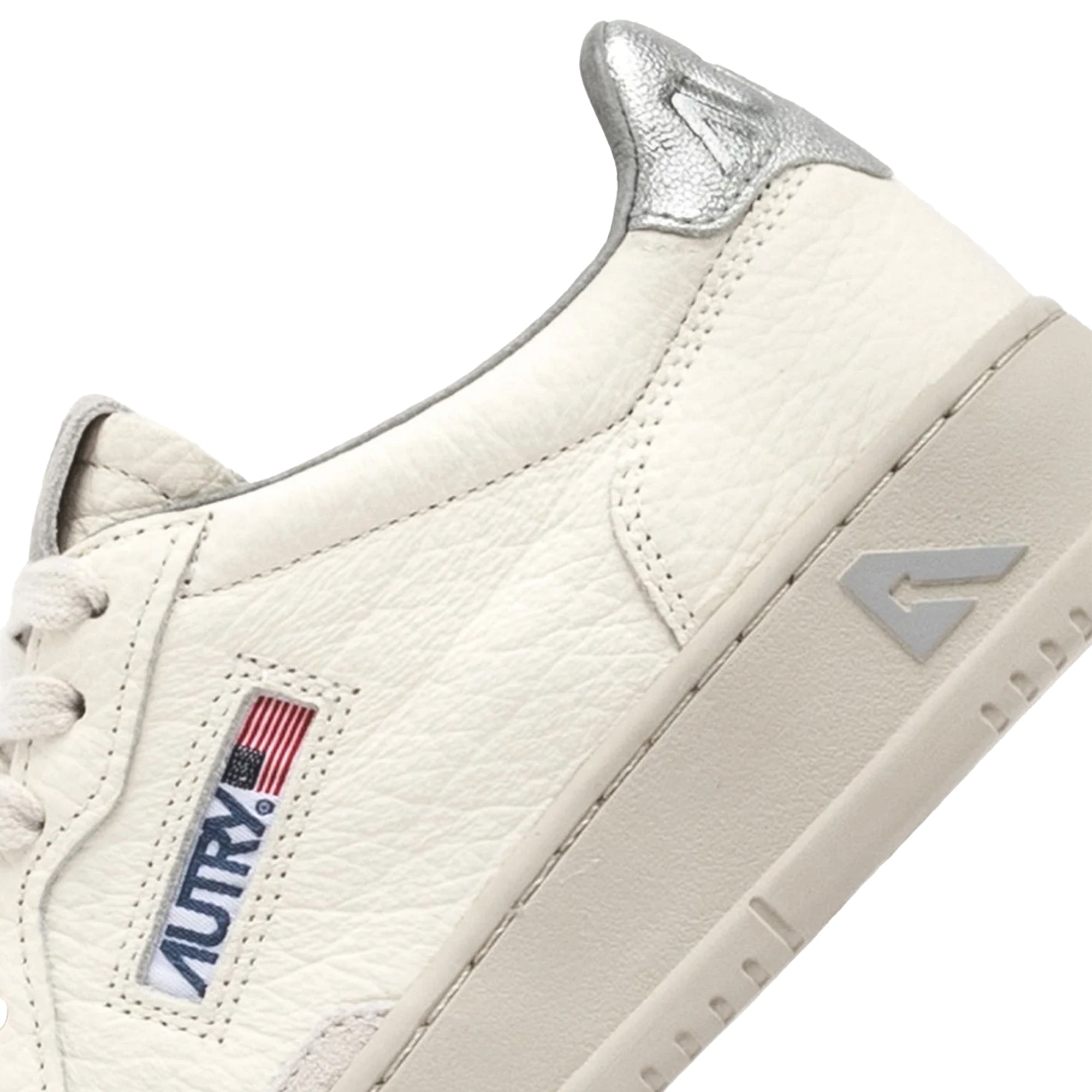 Medalist Low Leather White Silver