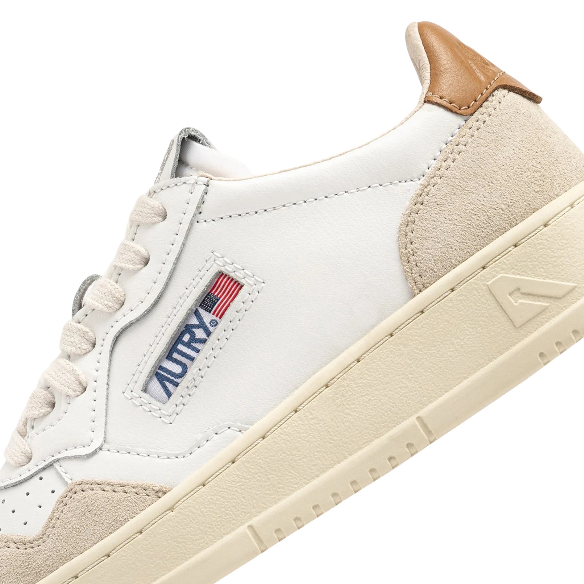 Medalist Low Suede White Brown