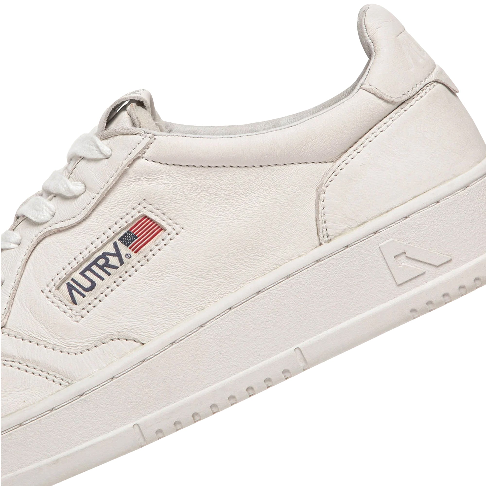 Medalist Low Leather Soft White