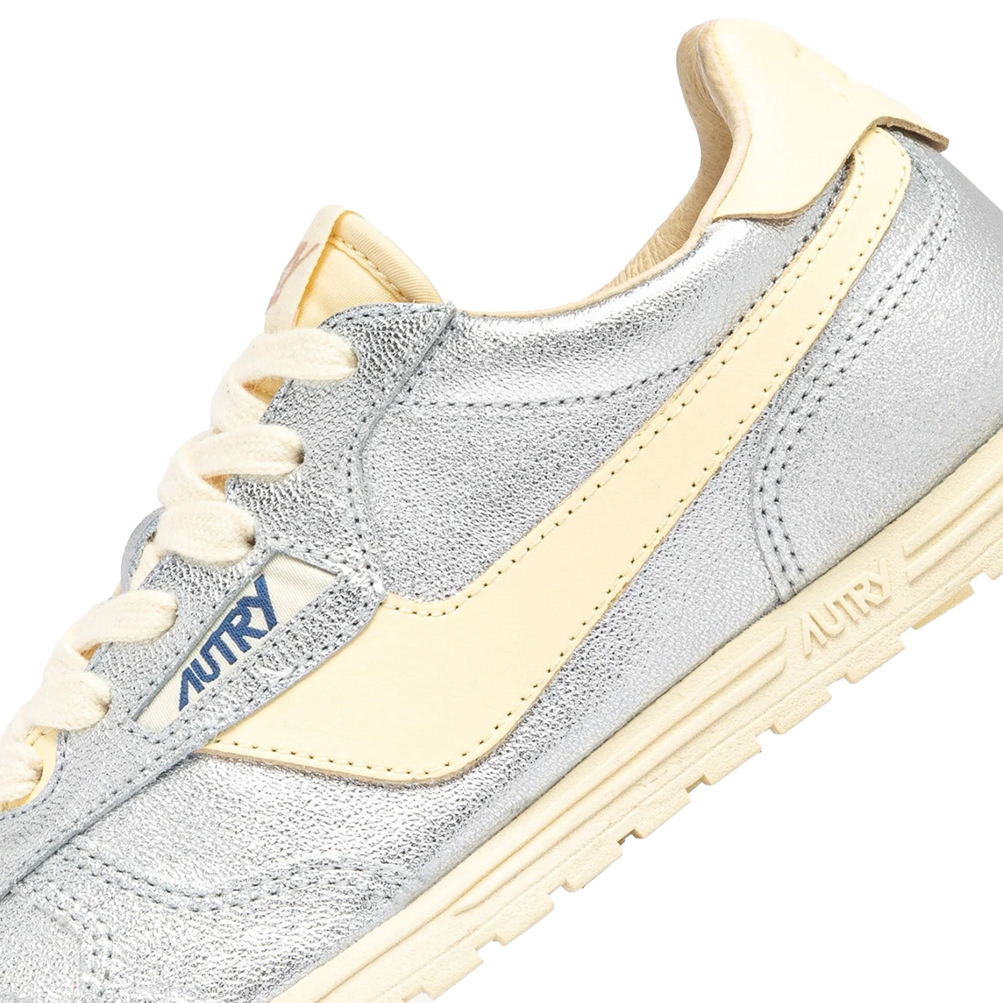 Windspin Leather Silver